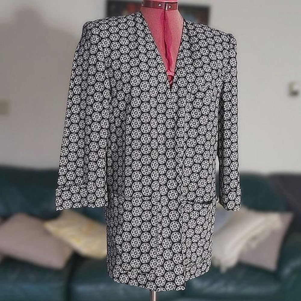 Vtg Blackand White Abstract Pattern Longline Kimono Blazer